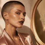 Coupe tres courte femme nuque rasee mode élégante