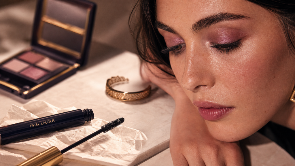 Quelle couleur de mascara pour yeux marrons : mascara bleu nuit, prune et brun, maquillage yeux